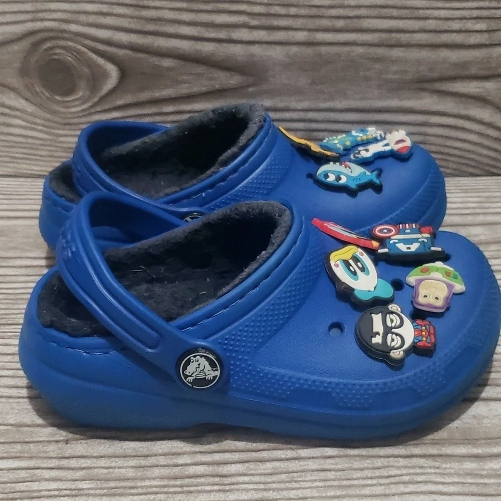 Crocs royal blue fleece lined youth shoes size 10